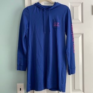 Vineyard vines hooded long sleeve tshirt